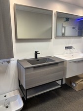 EX DISPLAY CHEAP BATHROOM