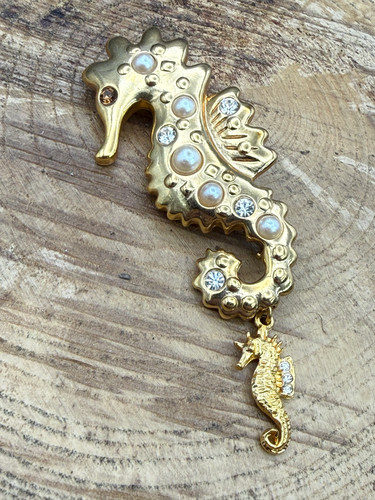Vintage swimming seahorse - swimming,