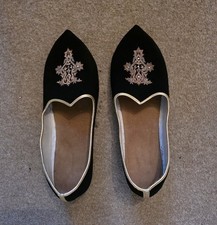 117. Men Black Asian Luxury
