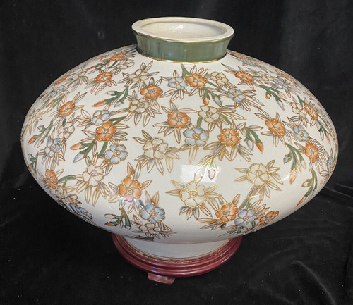 Large satsuma vase stand - on,