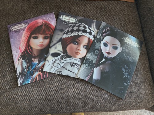 Ellowyne wilde booklets 2011 - booklets, &
