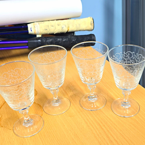 Set clear glass stemmed - of,