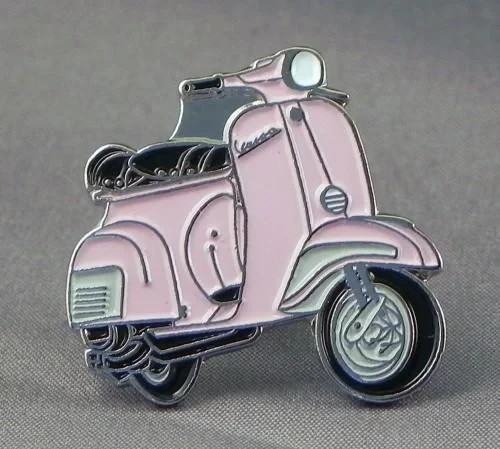Vespa scooter pin badge