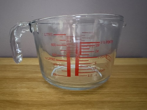 Pyrex glass measuring jug - jug, 1