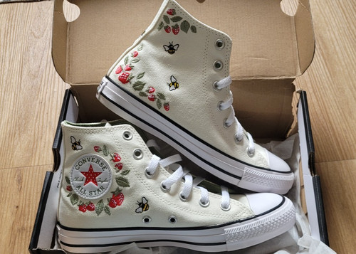 Limited edition converse - limited, bees