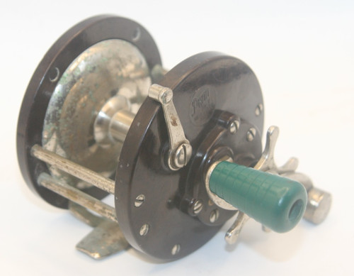 Vintage fishing reel penn - fishing,
