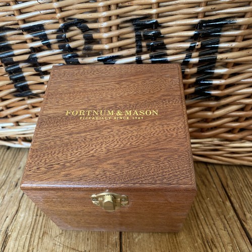 Fortnum mason empty - &,