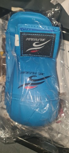 Blue karate gloves size small - karate,