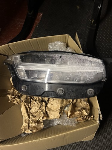 Volvo xc90 drivers right - o/s,