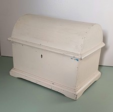 ANTIQUE ? SHABBY CHIC LARGE HEAVY  WOODEN DOMED TREASURE CHEST STORAGE BOX