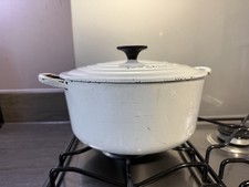 LE CREUSET ROUND CAST IRON