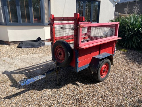 Small strong wooden trailer - small,,