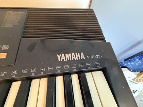 Yamaha psr 210 keyboard - yamaha,