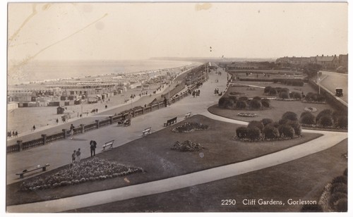 Cliff gardens gorleston - cliff,