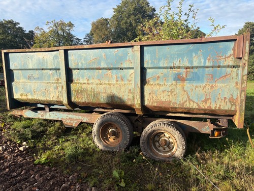 Tonne tipping trailer - tonne, good