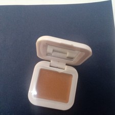 concealer  Models Own Compact