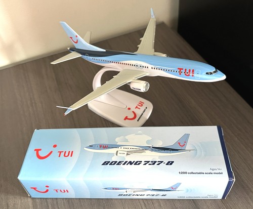 Boeing 737 tui official - 737-8,