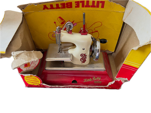 Box little betty senior - box,