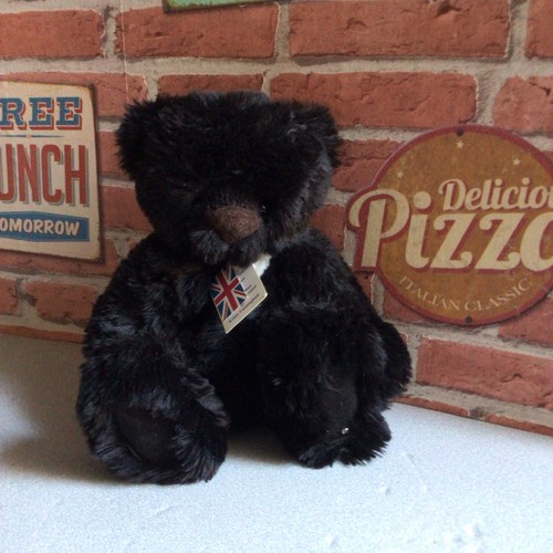 Artist bear harry kaycee - bear, by