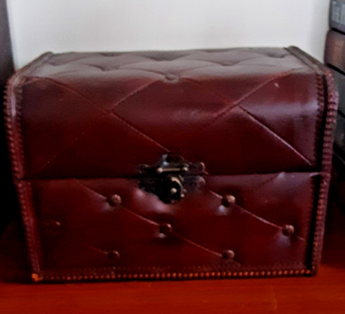 Vintage maroon faux leather - vintage,
