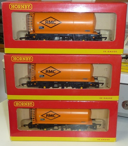Hornby three rmc tank wagons - hornby,
