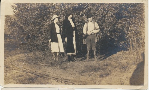 Man with shotgun 1920s - man,