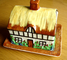 Cottage ware Butter or Cheese Dish  Empire Ware Tudor Series. Feb 1924?