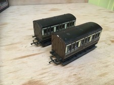 Lot..820F...OO GAUGE HORNBY 4-WHEEL COACHES  X  2  WITH LIGHTS.............#10#