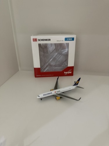 Icelamdair herpa 500 767 - icelamdair, 1:500