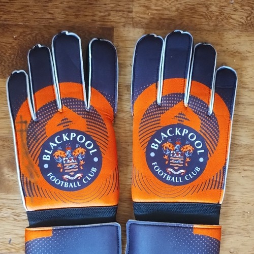 Signed blackpool goalkeeper - signed,
