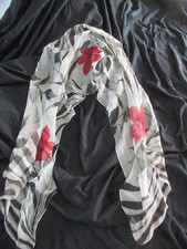 M&S  Black, White & Red Flower