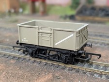 Triang 16t mineral wagon