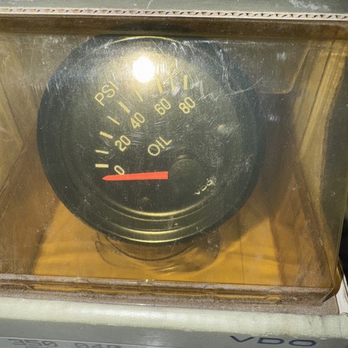 Vdo oil pressure gauge - pressure,