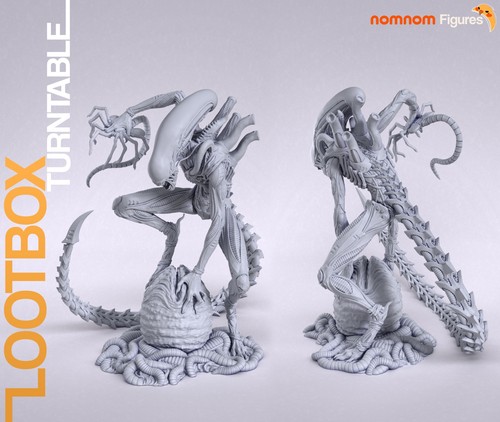 Alien holding facehugger - facehugger, –