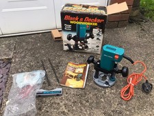  Black & decker woodworker plunge action router In box