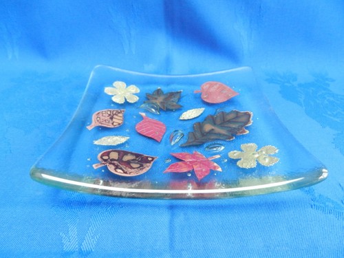 Downs dish with leaf design - jo,