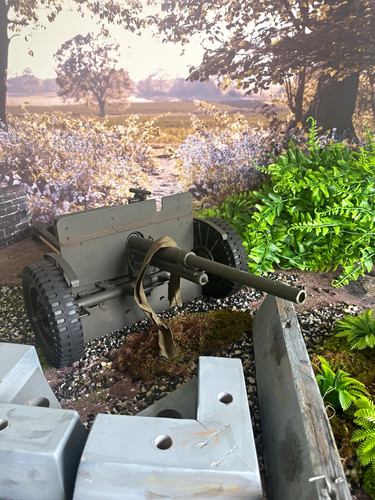 Scale anti tank - scale, us