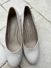 Women’s Court Shoes Size 5