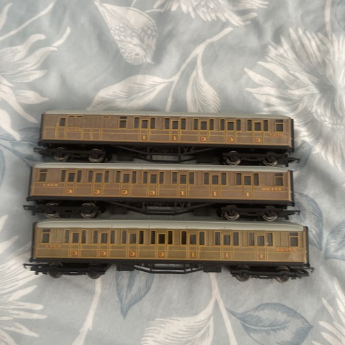 Hornby teak coaches - teak, 3