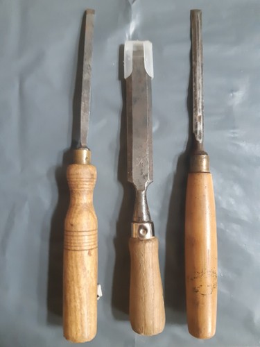 Vintage wood chisels - x,