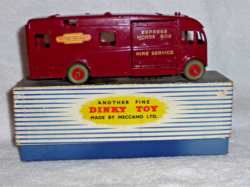 Dinky meccano horsebox no - dinky,