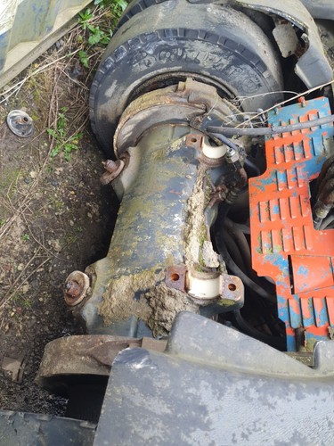Front axle with hydraulic - axle,