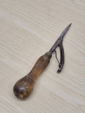 VINTAGE BROWNS PATENT BODGER RAG RUG TOOL LATCH HOOK FOR RUG MAKING OLD TOOLS