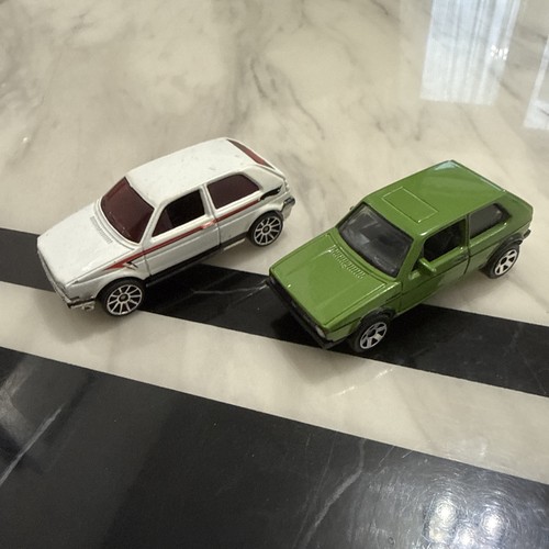 Hot wheels volkswagen golf - hot,