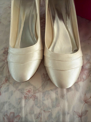 Emily bridal ivory satin - emily, court