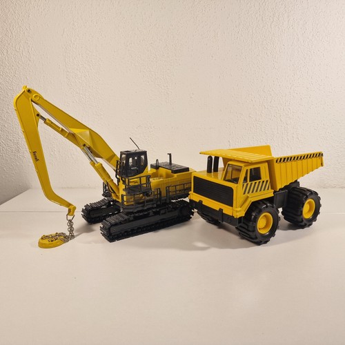 Komatsu heavy handler - 1:50.komatsu,