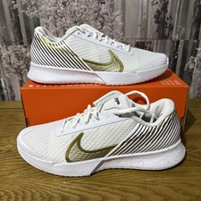 Nike Zoom Vapor Pro 2 Wimbledon Hard Court White Metallic Gold UK 11 HF3632-100