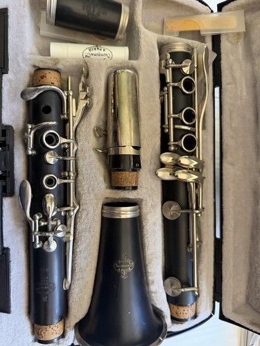 Clarinet musical instrument - clarinet,