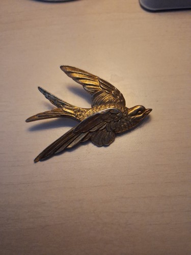 Early vintage broach bird - early,