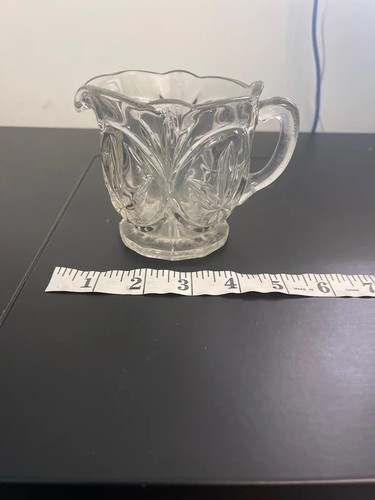 Vintage art deco cream/milk